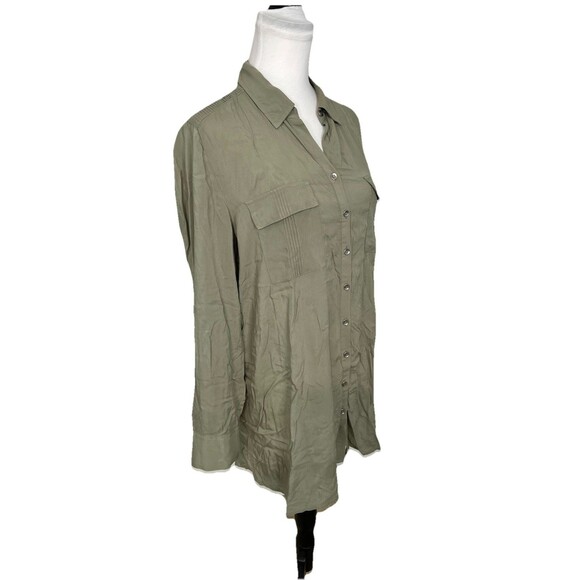 Chico's 1 Blouse Woman's Size M Green Button-down Rayon Pleated Pockets Work Top - Picture 3 of 9